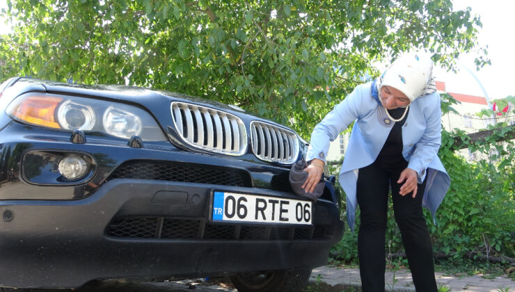 ’06 RTE 06′ plakalı araç Giresun sokaklarında ilgi odağı oldu