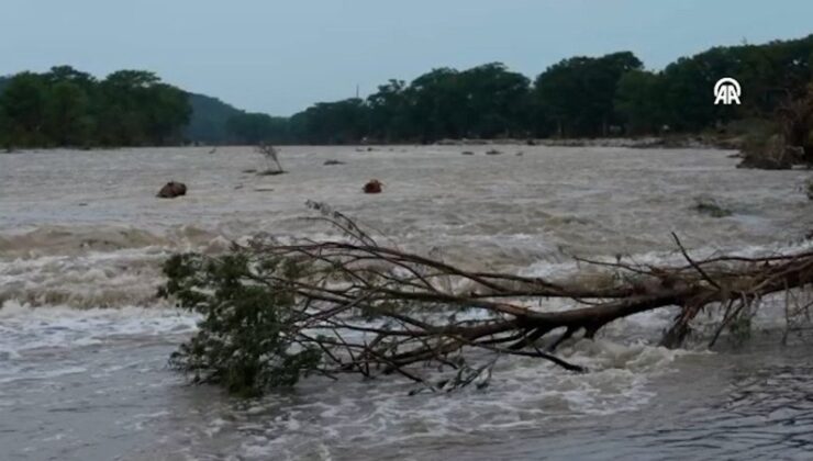 ABD’nin Teksas eyaletinde sel felaketi: Hayatını kaybedenlerin sayısı artıyor