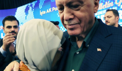 AK Parti kampında Emine Erdoğan’ın duygusal anları