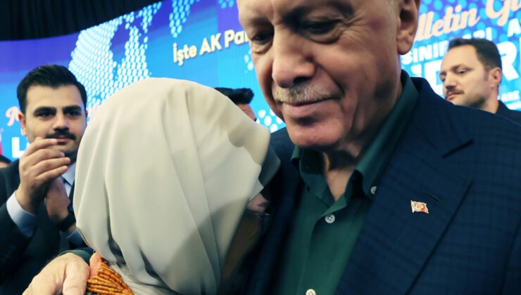 AK Parti kampında Emine Erdoğan’ın duygusal anları