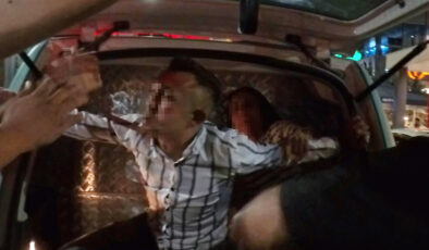 Aksaray’da alkollü şoför polis aracının camını kırdı