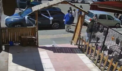 Ankara’da arabanın çarptığı anne ile çocuk yaralandı