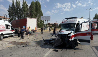 Ankara’da tır ile ambulans çarpıştı: 5 yaralı