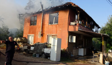 Antalya’da 2 torununu alevlerin ortasından kurtardı