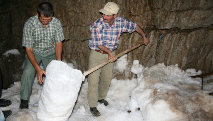 Antalya’da bu obruklarda kar erimiyor: Buzdolabı olarak kullanılıyor