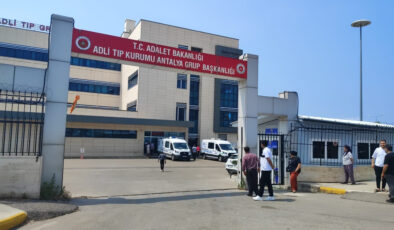 Antalya’da havuza giren küçük çocuk boğuldu