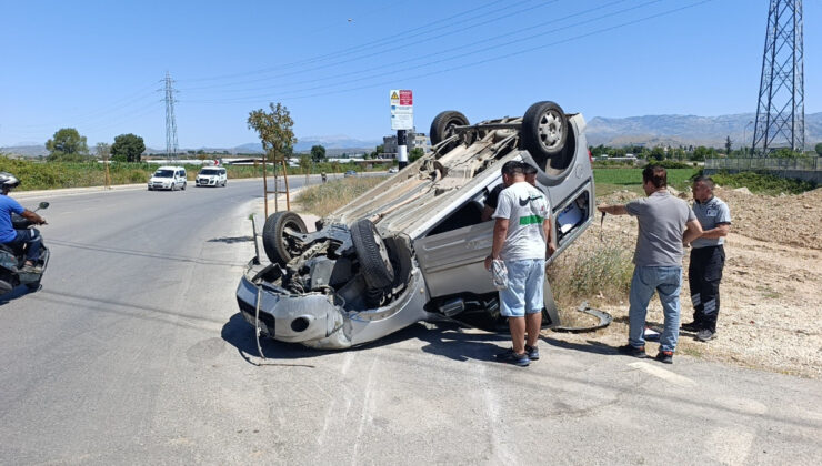 Antalya’da takla atan araçtan burnu bile kanamadan çıktı