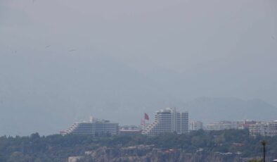 Antalya’yı nem bulutları kapladı: Kentin simgesi Beydağları kayboldu