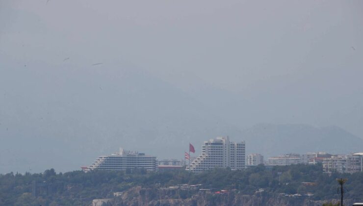 Antalya’yı nem bulutları kapladı: Kentin simgesi Beydağları kayboldu