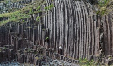Artvin’deki bazalt kayalıklar ziyaretçi akınına uğruyor
