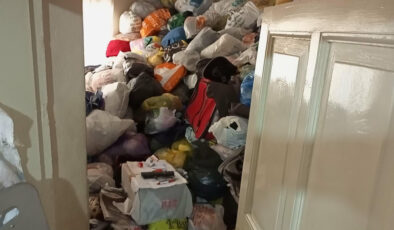 Aydın’da meskenden 6 kamyon çöp çıktı