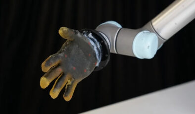 Bilim insanları, ‘her şeyi hissedebilen’ yeni robotik deri geliştirdi