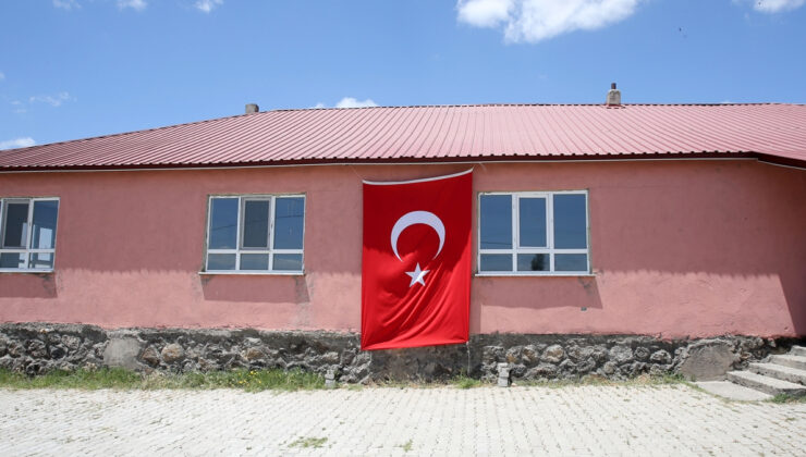 Bitlis’te şehit ailelerine şehadet haberi verildi