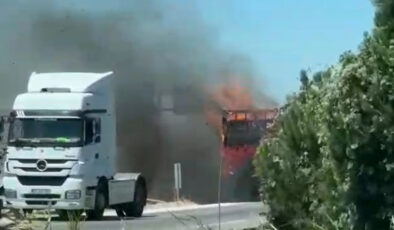 Bursa’da karton yüklü tır alev aldı