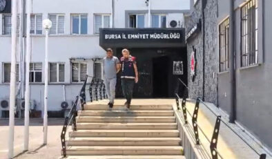 Bursa’da kendisini kaymakam olarak tanıtıp öğrenci ve engellileri kandırdı