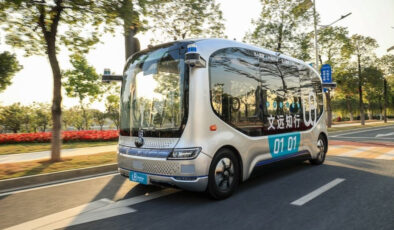 Çin’deki şoförsüz otobüs yolcu taşımaya başladı