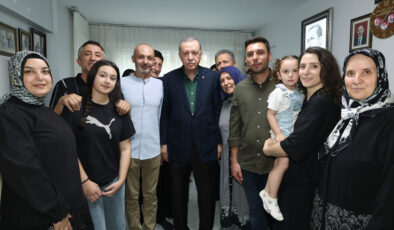 Cumhurbaşkanı Erdoğan’dan 15 Temmuz şehidinin ailesine ziyaret