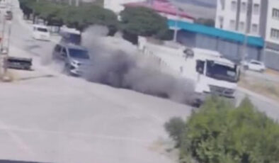 Elazığ’da lastiği patlayan kamyon tel örgülere çarptı