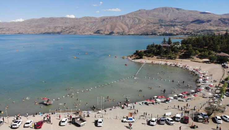 Elazığ’da yüzerken kalp krizi geçirdi