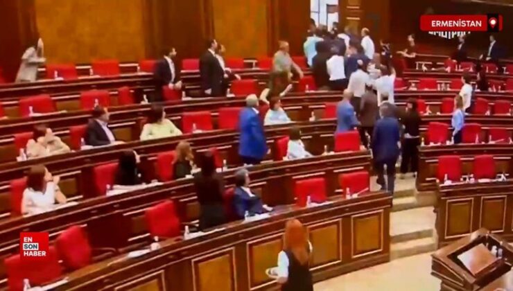 Ermenistan Parlamentosu’nda vekiller birbirine girdi