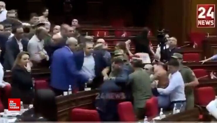 Ermenistan Parlementosu’nda vekiller birbirine girdi