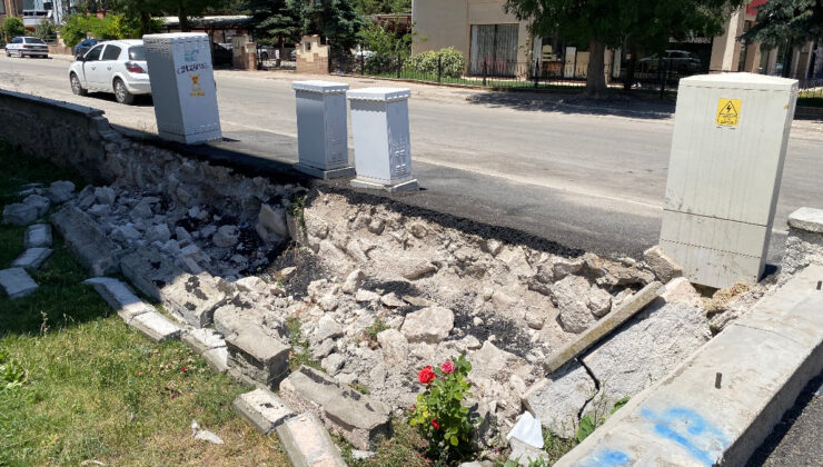 Eskişehir’de mahalleli, pazarcıların kamyonlarından şikayetçi