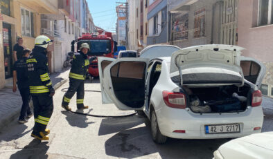 Eskişehir’de park halindeki arabada yangın