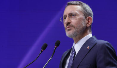 Fahrettin Altun’dan Özgür Özel’e reaksiyon: Siyasetin değil sokak vesayetinin lisanı