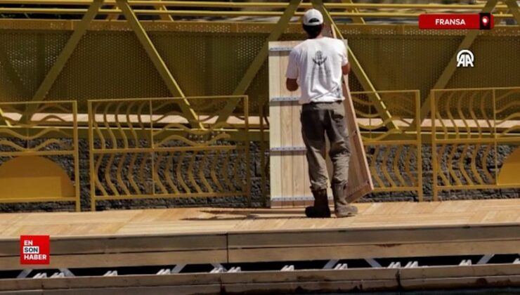 Fransa Paris’teki Seine Irmağı’nda 100 yıl sonra yüzme devri başlıyor