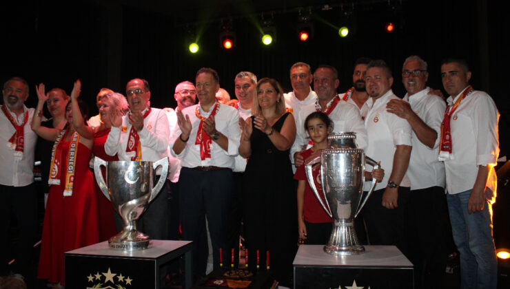 Galatasaray’ın kupaları Kuşadası’nda sergilendi