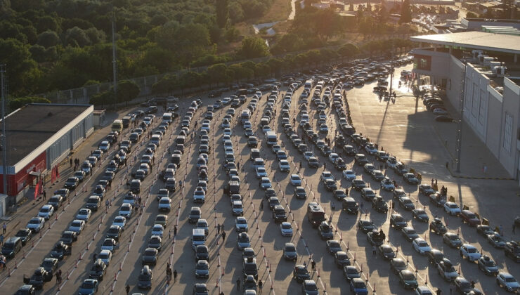 Gurbetçiler geliyor! Kapıkule’de dönemin en hareketli günü