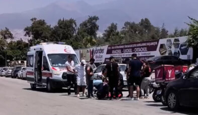 Hatay’da moto kurye kaza yaptı