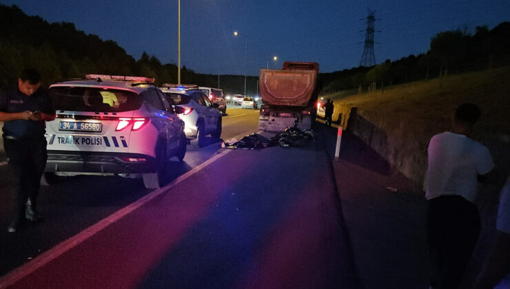 İstanbul Eyüpsultan’da kamyona çarpan motosikletin şoförü öldü