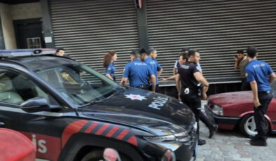 İstanbul Sultangazi’de polislere bıçakla saldıran kuşkulu yakalandı