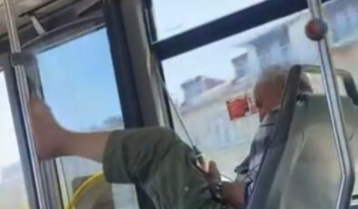 İstanbul’da belediye otobüsünde çekilen manzaralar reaksiyon çekti