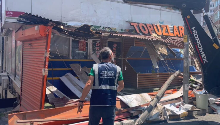 İstanbul’da bıçaklı arbedeye neden olan market reyonu yıkıldı