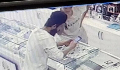 İstanbul’da bir garip hırsızlık: ‘Telefonum çalındı’ diyerek kandırdı