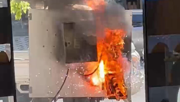 İstanbul’da elektrik panosu peş peşe patlamaların akabinde alev aldı