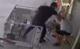 İstanbul’da kahvehanede silahlı gasp kamerada