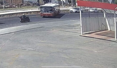 İstanbul’da otobüsle çarpışan motosiklet şoförü hayatını kaybetti