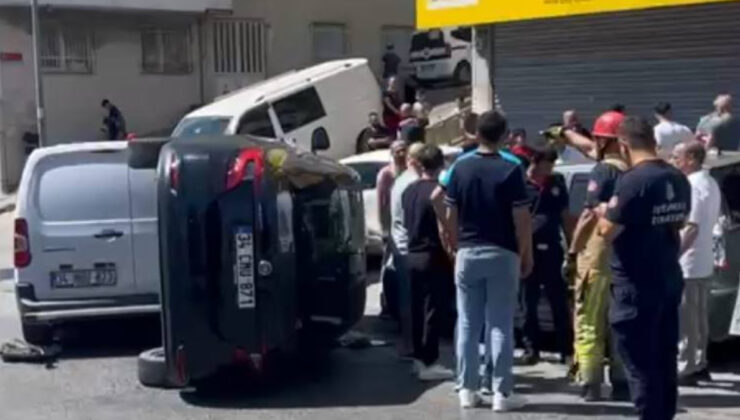 İstanbul’da yasak noktadan ‘U’ dönüşü yapan araca, bir öbür araba çarptı