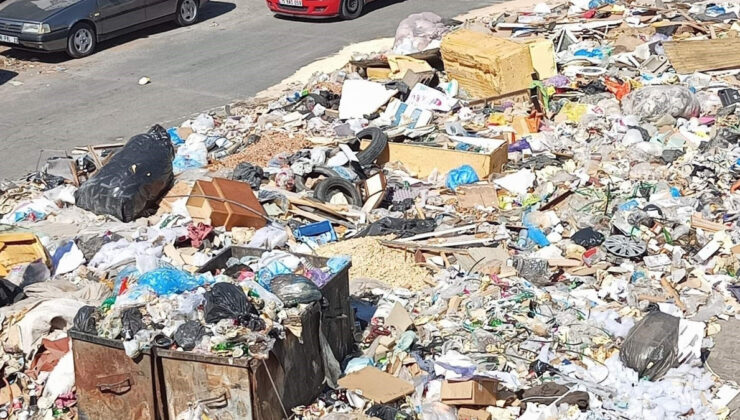 İzmir Buca’da toplanmayan çöpler alev alev yandı