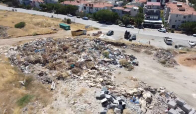 İzmir Foça’nın göbeğinde çöplük: Tatil cennetini makûs kokular sardı