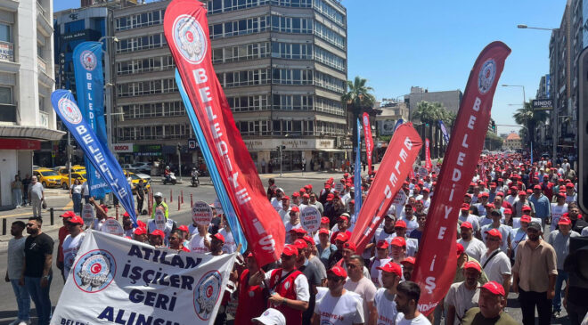 İzmir’de belediyenin işten çıkardığı çalışanlar için aksiyon düzenlendi