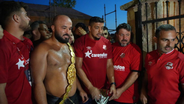 Kırkpınar şampiyonu hamam geleneğine bu yıl da devam etti