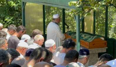 Kocaeli’de engelli kızını boğulmaktan kurtaran baba son seyahatine uğurlandı