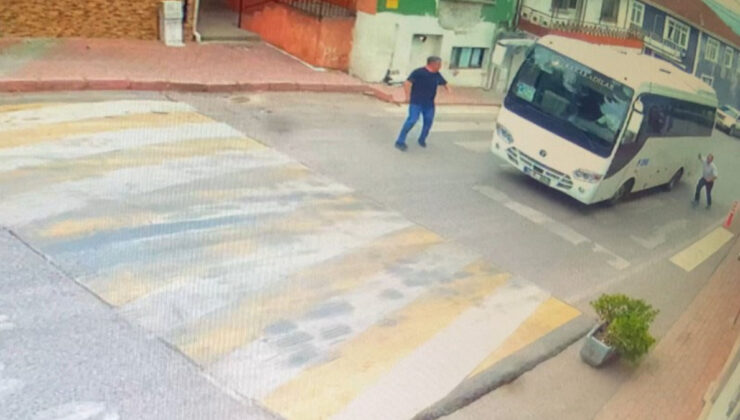 Kocaeli’de yaşlı adam minibüsün altında kaldı