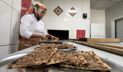 Konya’da tek bayan usta: Etli ekmek onun elinde lezzet buluyor