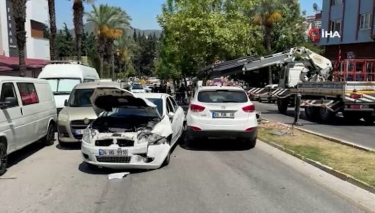 Kuşadası’nda freni tutmayan araç kazaya neden oldu