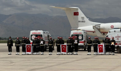 Kuzey Irak’ta şehit düşen 6 asker için Hakkari’de merasim düzenlendi